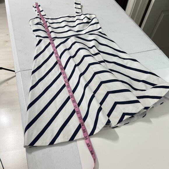 Draper James Zoe Love Circle Dress Size 6 Striped Blue Square Neck Nautical - Picture 14 of 15